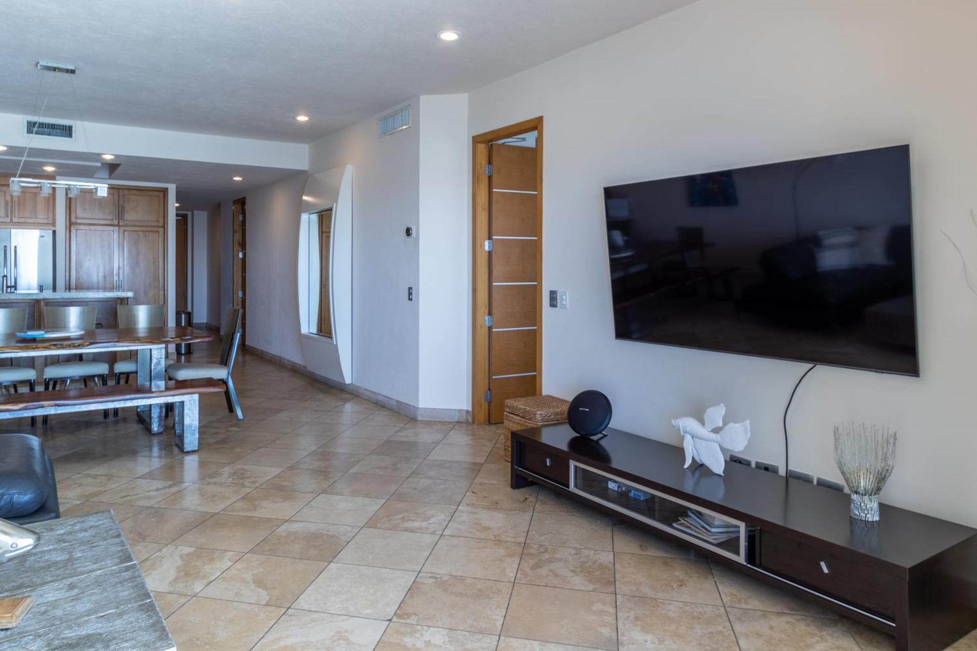 Apartment Playa Blanca - 9th Floor Ocean Views!
